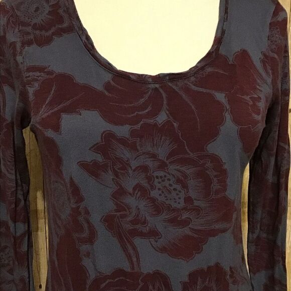 Simply Vera Vera Wang Soft Floral Top PM - Picture 2 of 7